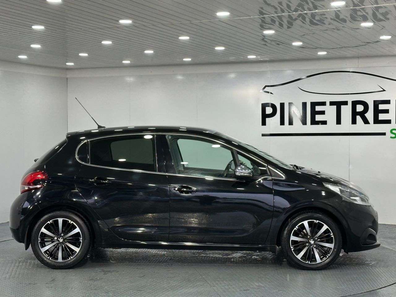 2017 PEUGEOT 208 2017 PEUGEOT 208