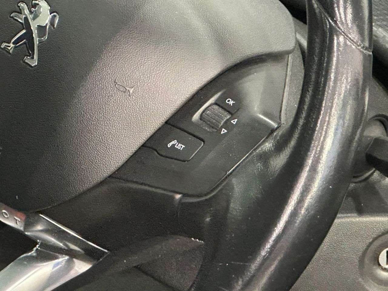 2017 PEUGEOT 208 2017 PEUGEOT 208