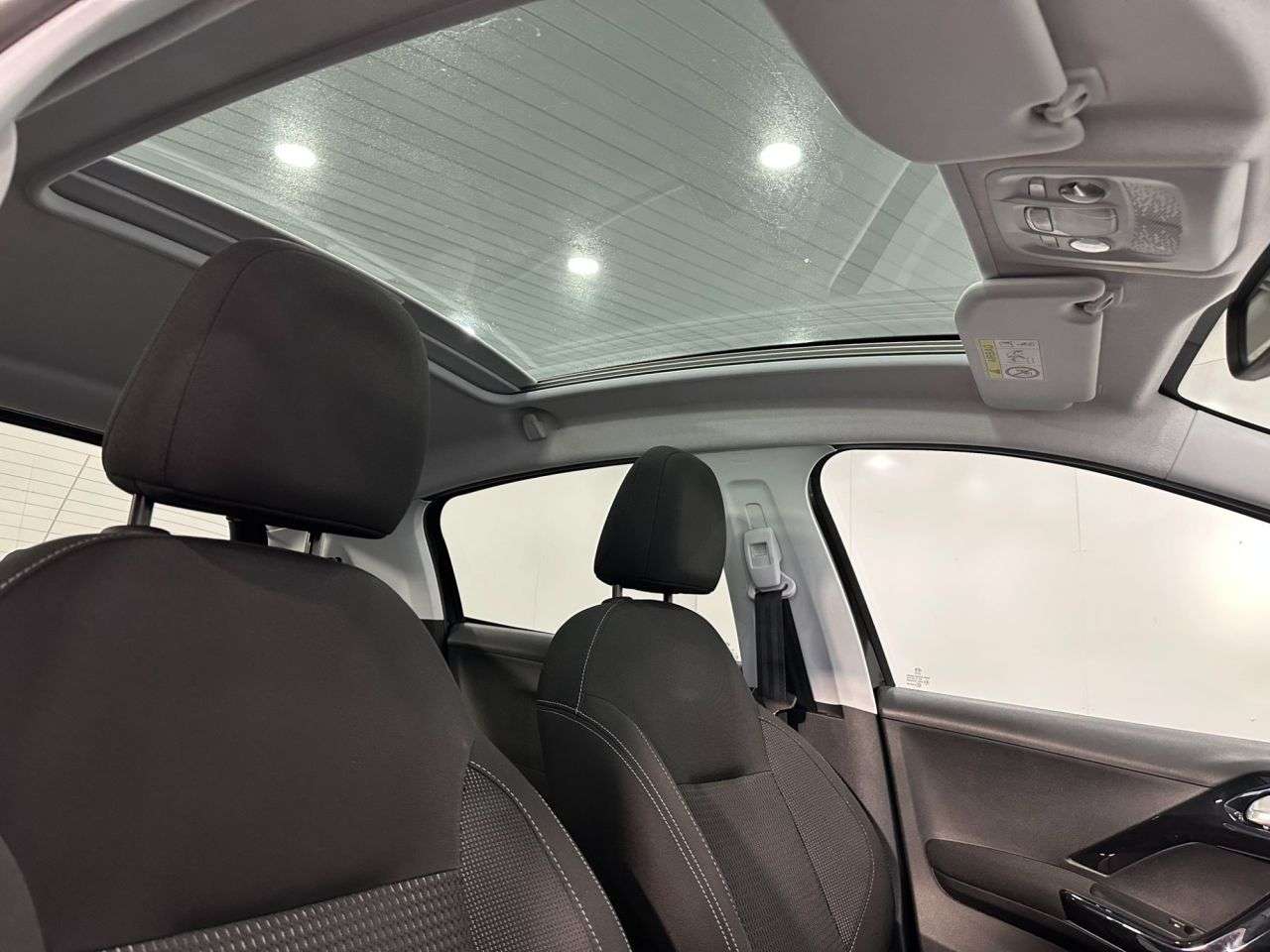 2017 PEUGEOT 208 2017 PEUGEOT 208