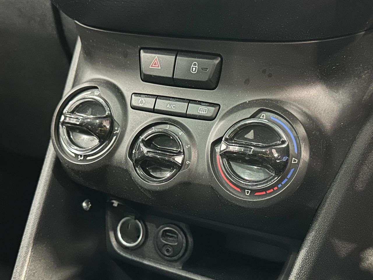 2017 PEUGEOT 208 2017 PEUGEOT 208