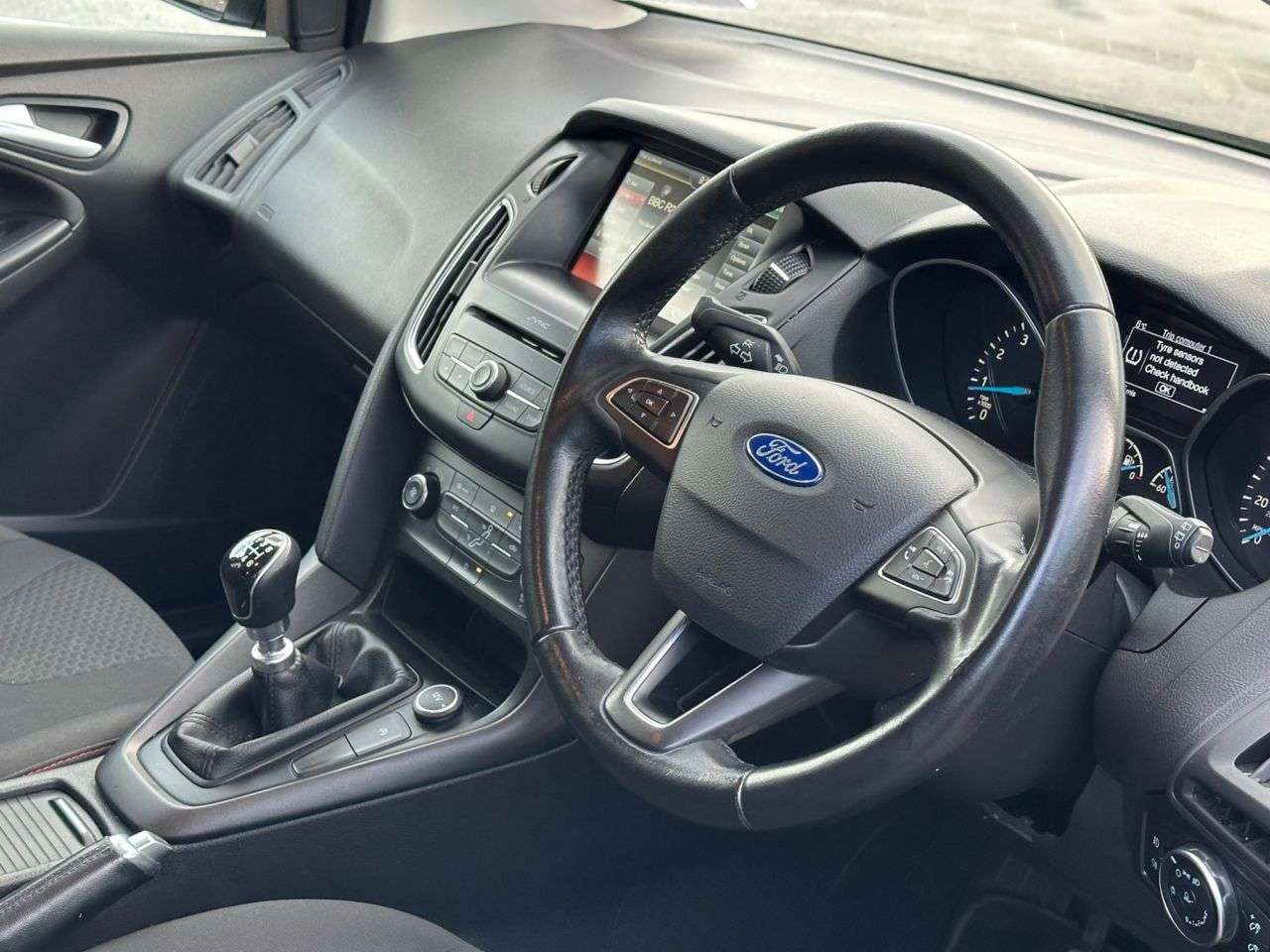 A 2016 FORD FOCUS 1.0T EcoBoost Zetec S Hatchback 5dr Petrol Manual Euro 6 (s/s) (125 ps) A 2016 FORD FOCUS 1.0T EcoBoost Zetec S Hatchback 5dr Petrol Manual Euro 6 (s/s) (125 ps)