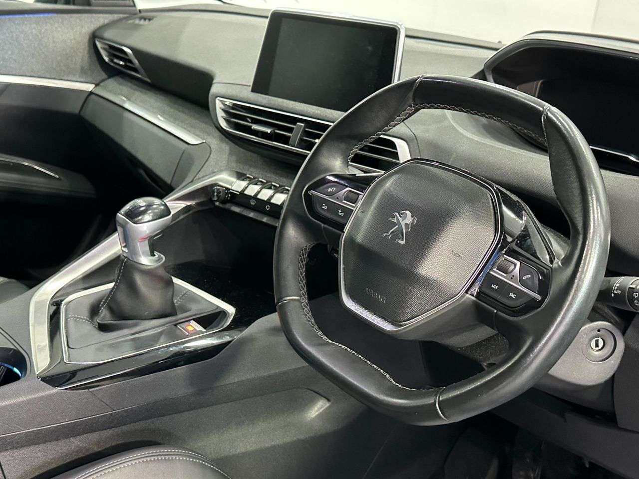 2019 PEUGEOT 3008 2019 PEUGEOT 3008