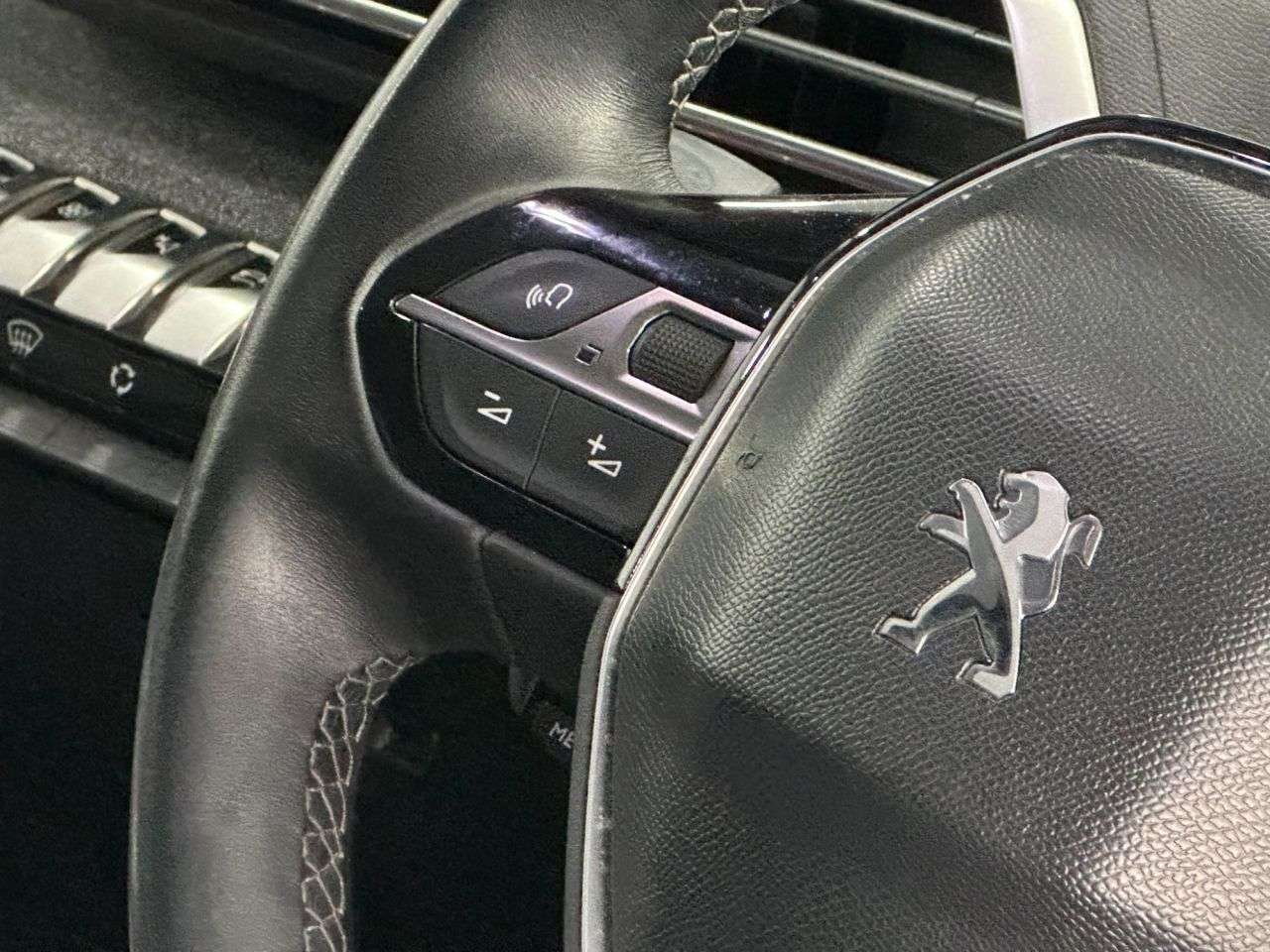 2019 PEUGEOT 3008 2019 PEUGEOT 3008