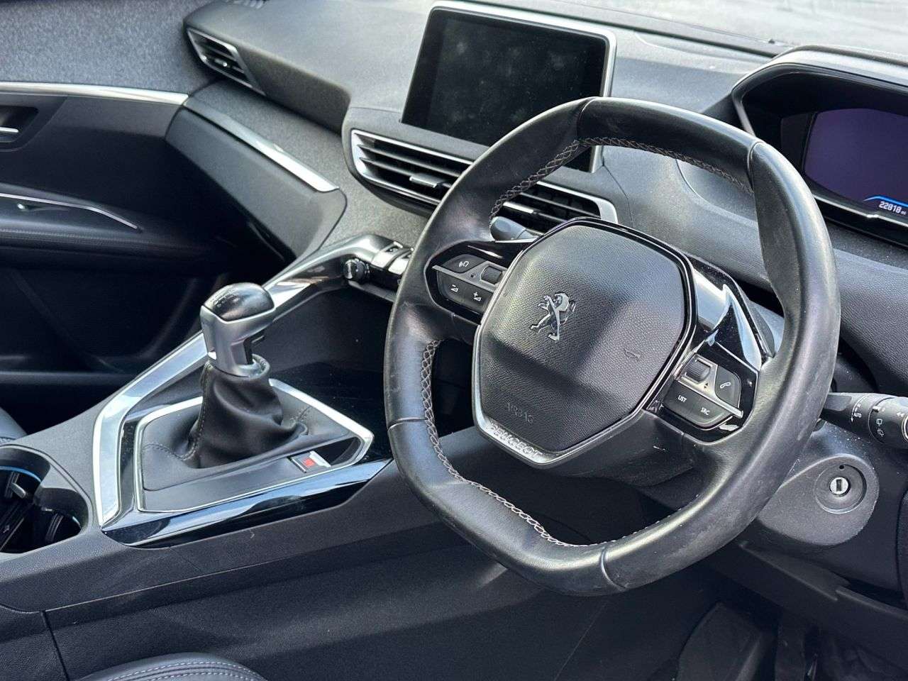 A 2017 PEUGEOT 3008 1.2 PureTech Allure SUV 5dr Petrol Manual Euro 6 (s/s) (130 ps) A 2017 PEUGEOT 3008 1.2 PureTech Allure SUV 5dr Petrol Manual Euro 6 (s/s) (130 ps)