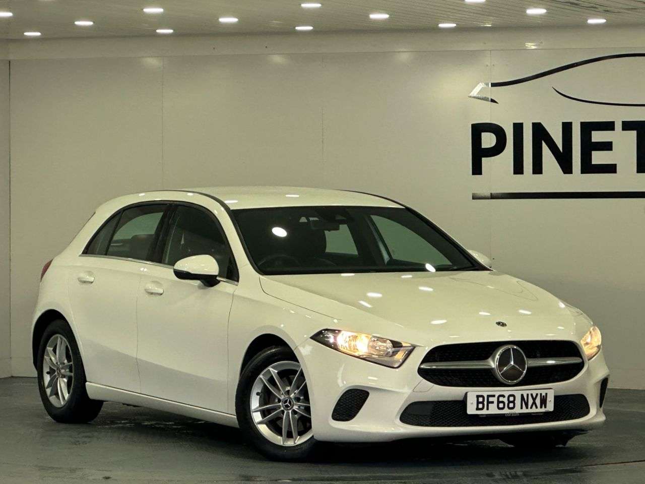 A 2018 MERCEDES-BENZ A-CLASS 1.5 A180d SE Hatchback 5dr Diesel 7G-DCT Euro 6 (s/s) (116 ps) A 2018 MERCEDES-BENZ A-CLASS 1.5 A180d SE Hatchback 5dr Diesel 7G-DCT Euro 6 (s/s) (116 ps)