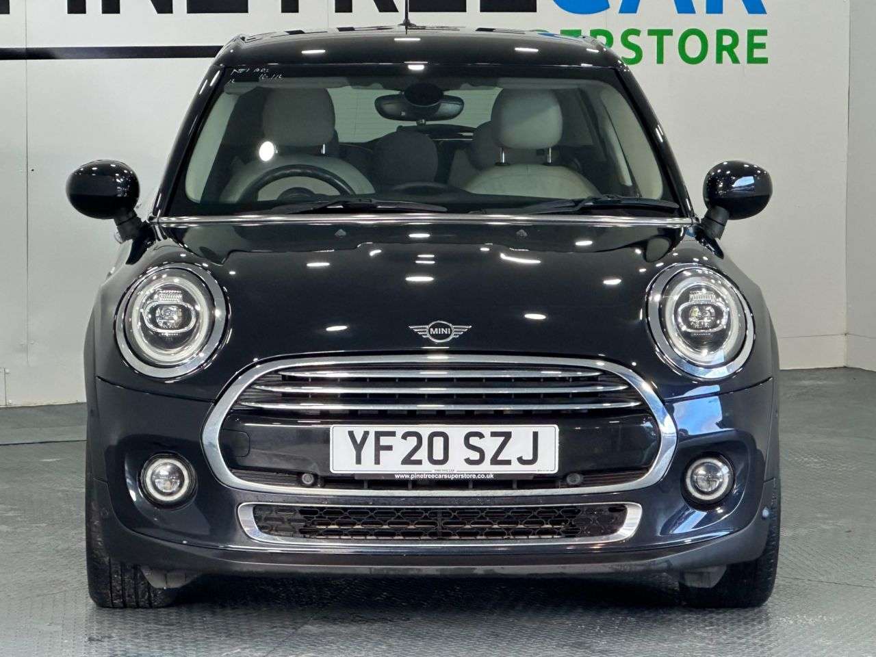 A 2020 MINI HATCH 1.5 Cooper Exclusive Hatchback 5dr Petrol Manual Euro 6 (s/s) (136 ps) A 2020 MINI HATCH 1.5 Cooper Exclusive Hatchback 5dr Petrol Manual Euro 6 (s/s) (136 ps)