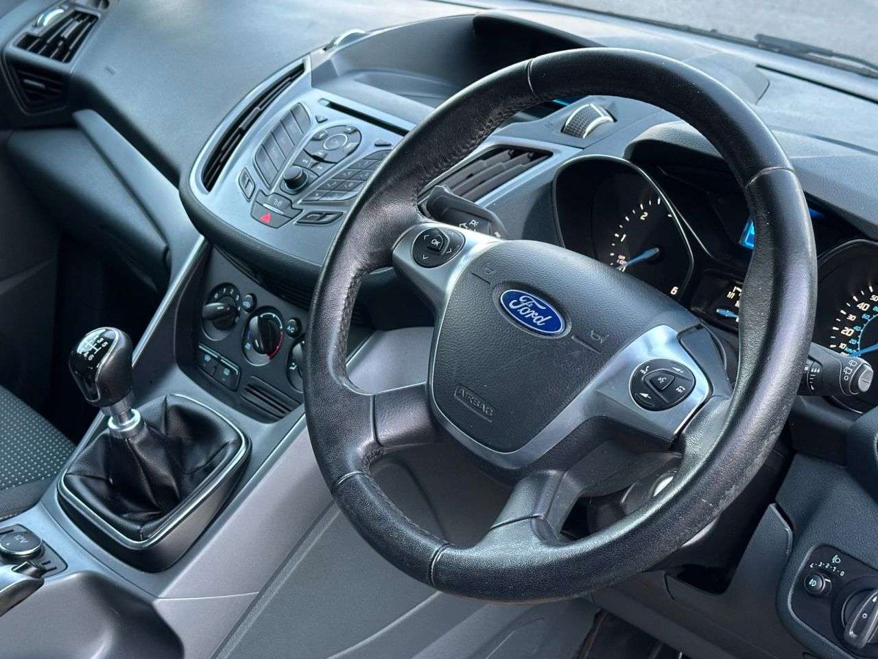 A 2015 FORD C-MAX 1.6 TDCi Zetec MPV 5dr Diesel Manual Euro 5 (115 ps) A 2015 FORD C-MAX 1.6 TDCi Zetec MPV 5dr Diesel Manual Euro 5 (115 ps)