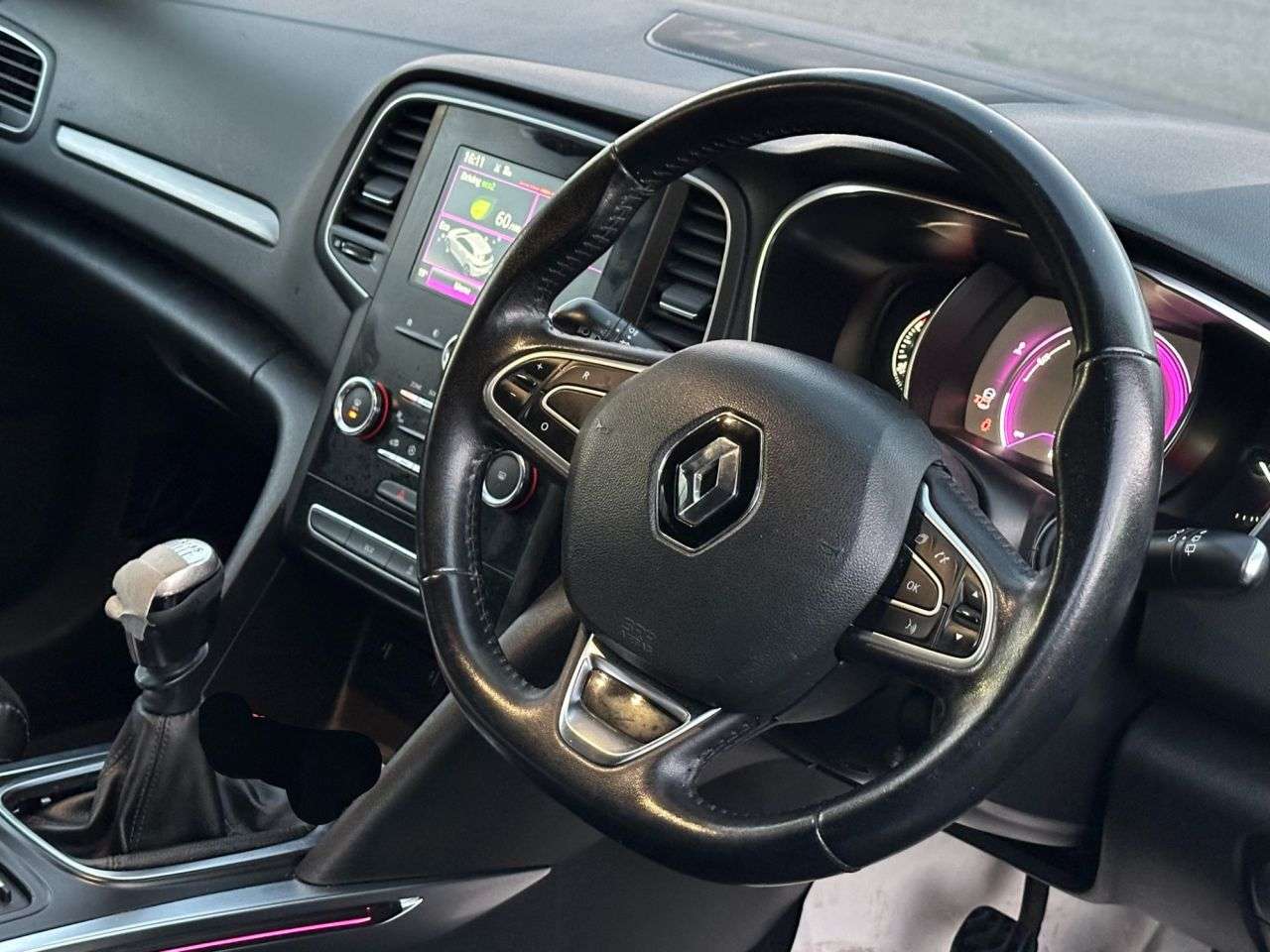 A 2017 RENAULT MEGANE 1.5 dCi Dynamique Nav Hatchback 5dr Diesel Manual Euro 6 (s/s) (110 ps) A 2017 RENAULT MEGANE 1.5 dCi Dynamique Nav Hatchback 5dr Diesel Manual Euro 6 (s/s) (110 ps)