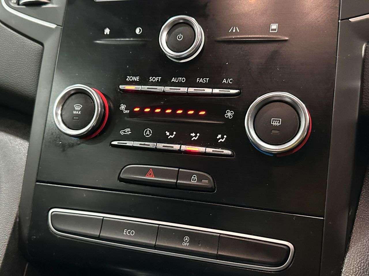 2017 RENAULT MEGANE 2017 RENAULT MEGANE