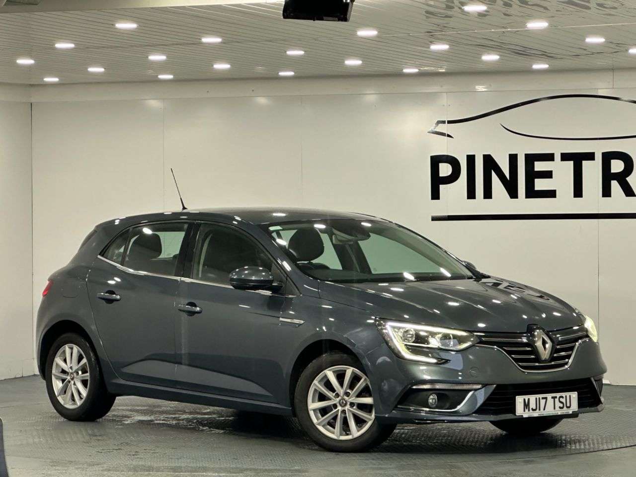 2017 RENAULT MEGANE 2017 RENAULT MEGANE