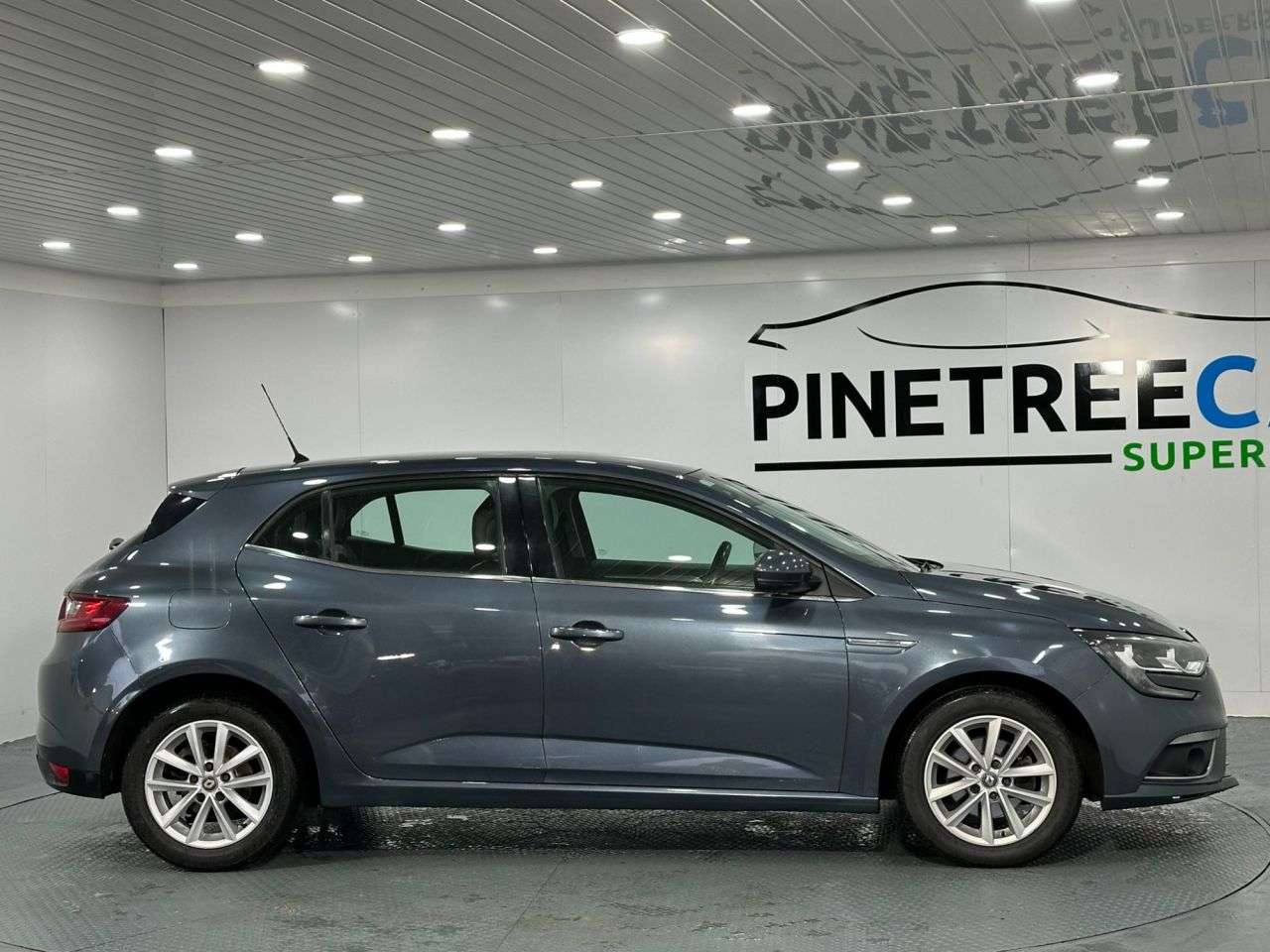 2017 RENAULT MEGANE 2017 RENAULT MEGANE