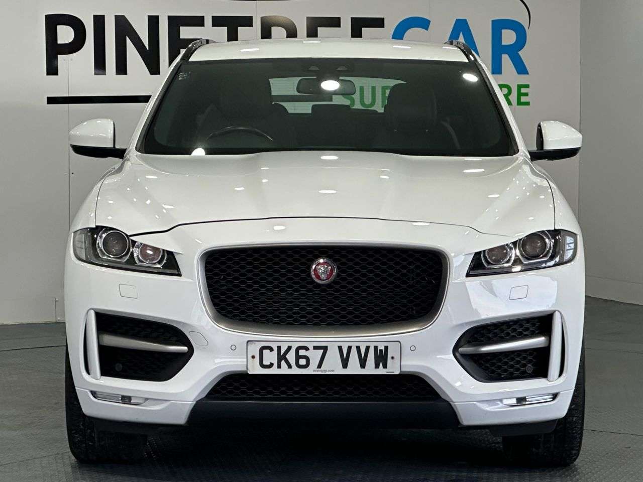 A 2018 JAGUAR F-PACE 2.0 D180 R-Sport SUV 5dr Diesel Auto AWD Euro 6 (s/s) (180 ps) A 2018 JAGUAR F-PACE 2.0 D180 R-Sport SUV 5dr Diesel Auto AWD Euro 6 (s/s) (180 ps)