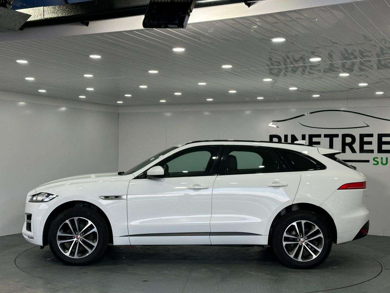 2018 JAGUAR F-PACE 2018 JAGUAR F-PACE