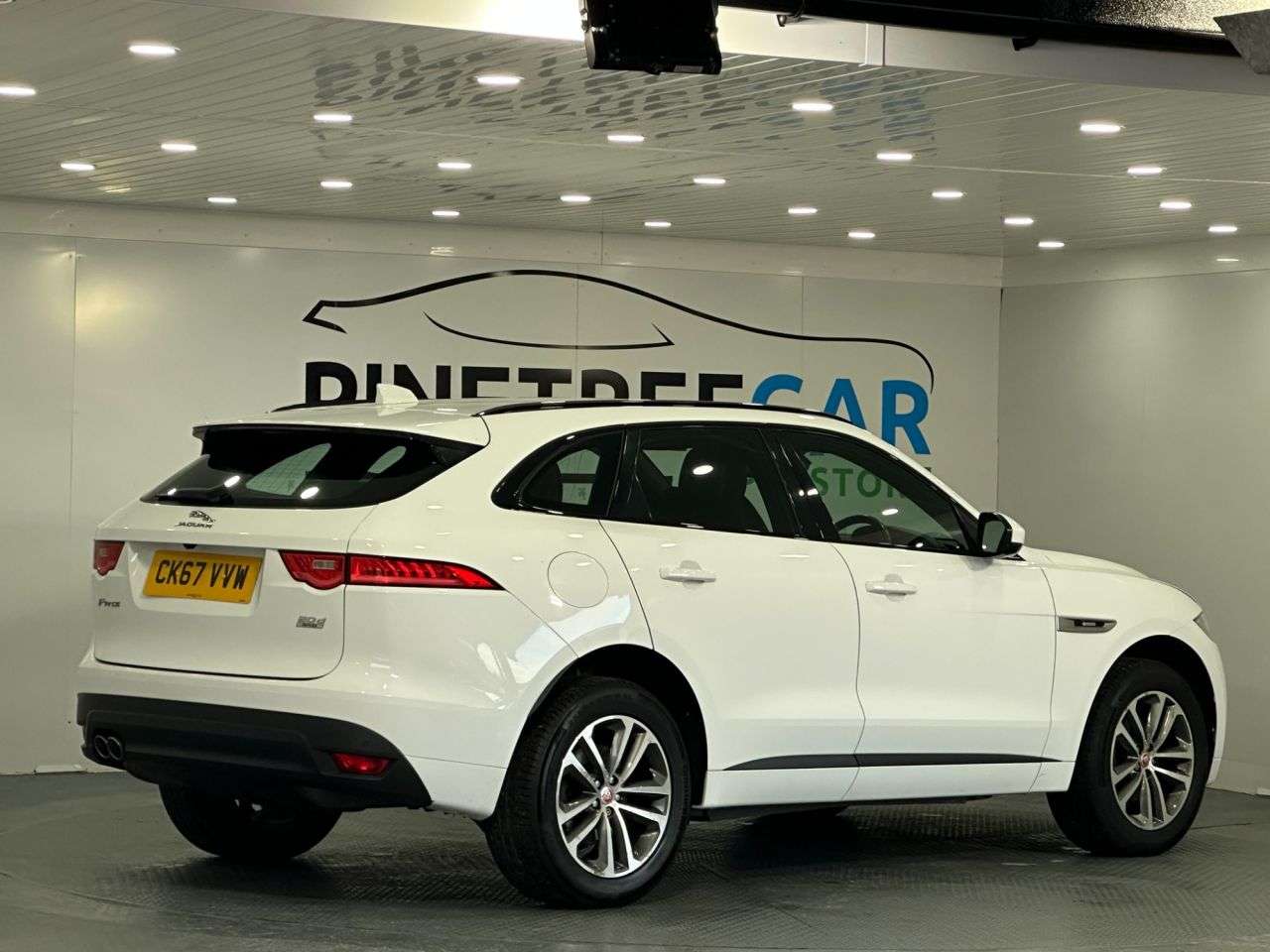 2018 JAGUAR F-PACE 2018 JAGUAR F-PACE