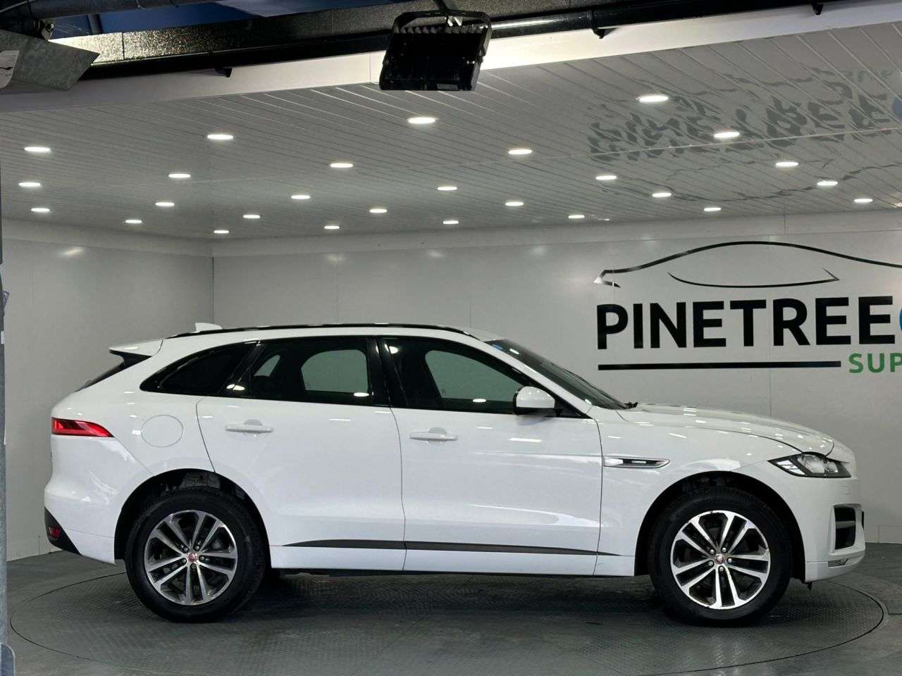 2018 JAGUAR F-PACE 2018 JAGUAR F-PACE