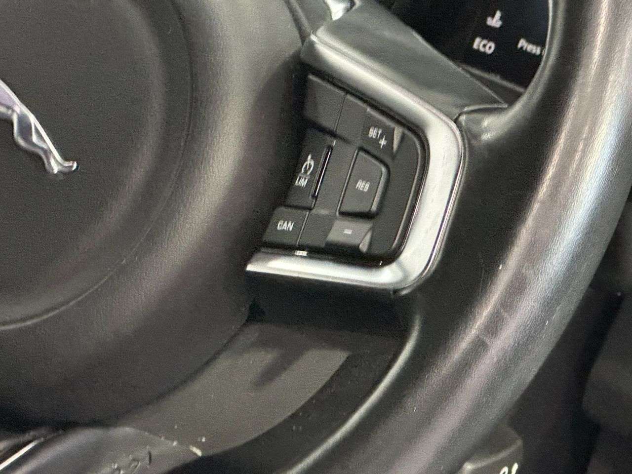 2018 JAGUAR F-PACE 2018 JAGUAR F-PACE