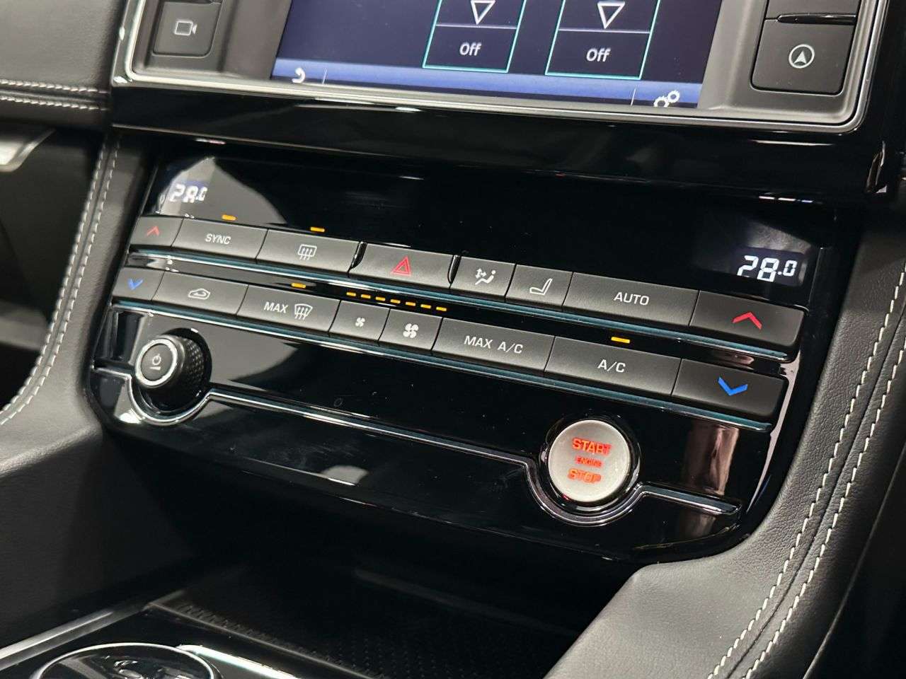 2018 JAGUAR F-PACE 2018 JAGUAR F-PACE