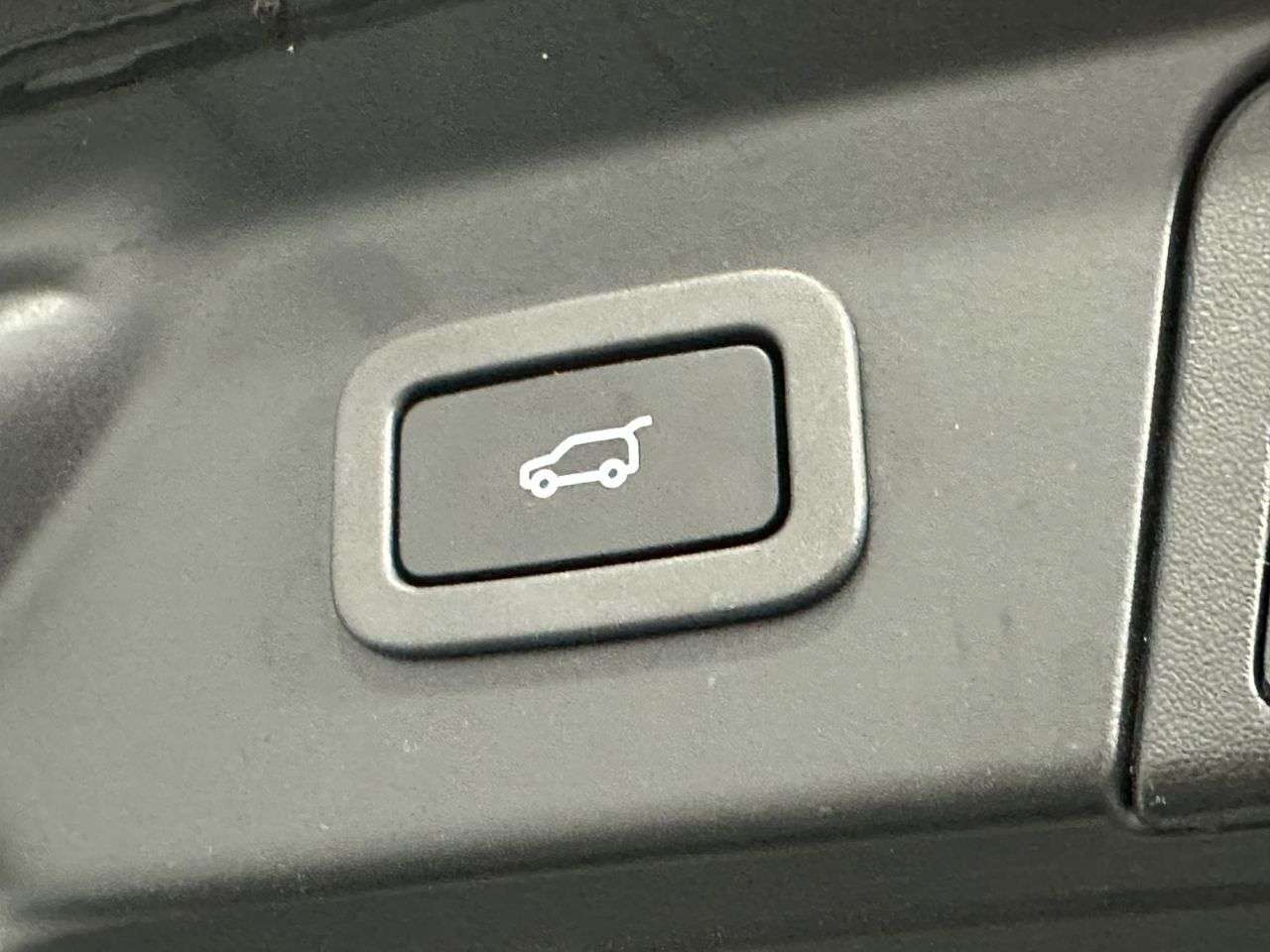 2018 LAND ROVER RANGE ROVER VELAR 2018 LAND ROVER RANGE ROVER VELAR