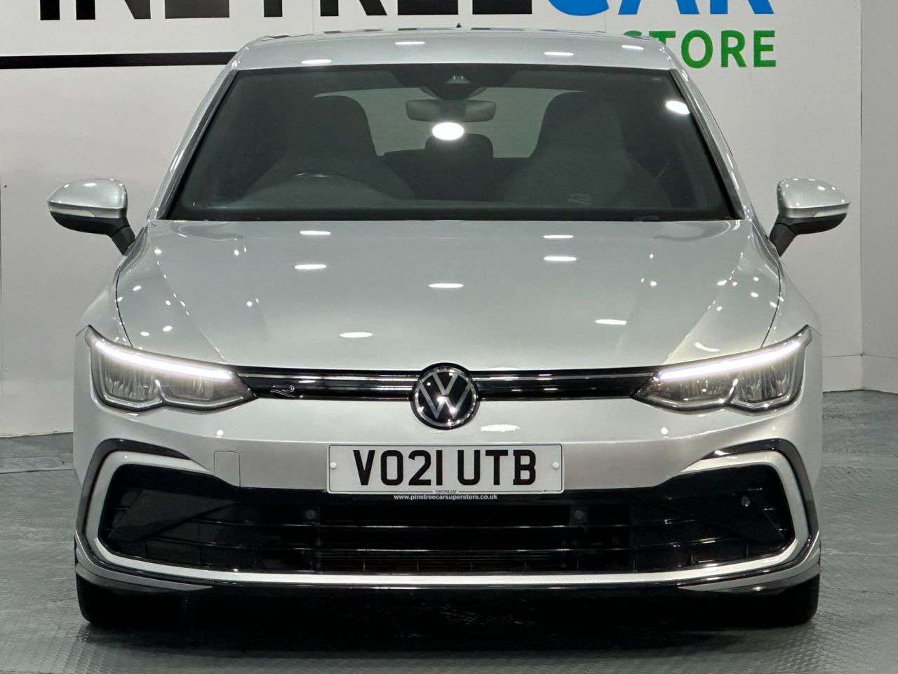 A 2021 VOLKSWAGEN GOLF 1.5 eTSI MHEV R-Line Hatchback 5dr Petrol Hybrid DSG Euro 6 (s/s) (150 ps) A 2021 VOLKSWAGEN GOLF 1.5 eTSI MHEV R-Line Hatchback 5dr Petrol Hybrid DSG Euro 6 (s/s) (150 ps)