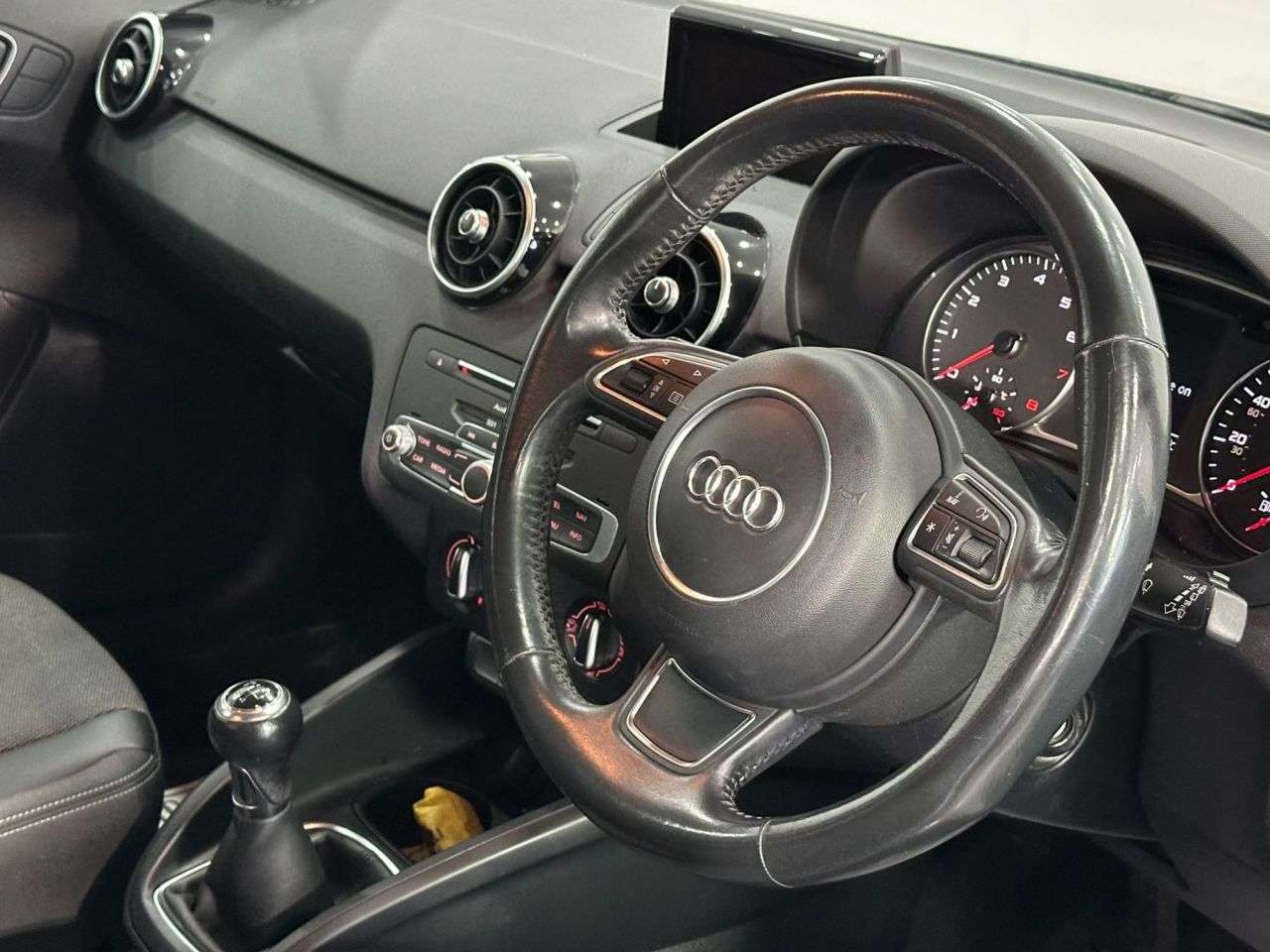 2017 AUDI A1 2017 AUDI A1