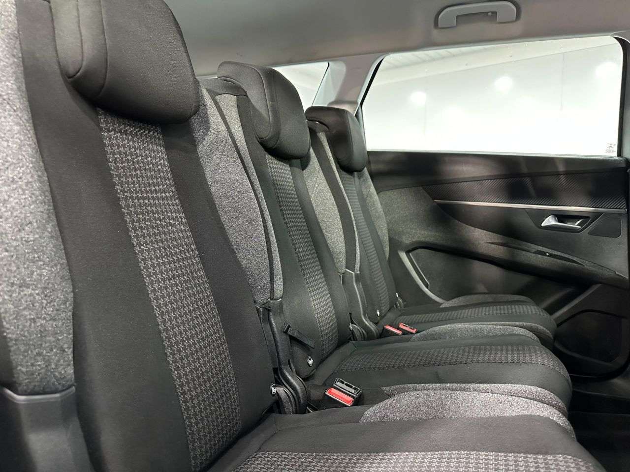 2018 PEUGEOT 5008 2018 PEUGEOT 5008