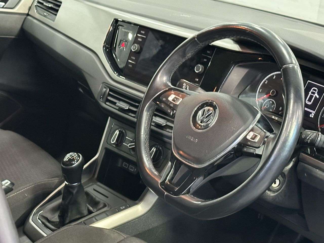 2019 VOLKSWAGEN POLO 2019 VOLKSWAGEN POLO