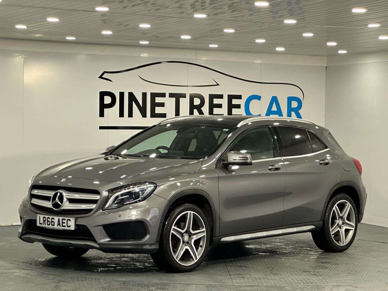 A 2016 MERCEDES-BENZ GLA 2.1 GLA200d AMG Line (Premium Plus) SUV 5dr Diesel 7G-DCT 4MATIC Euro 6 (s/ A 2016 MERCEDES-BENZ GLA 2.1 GLA200d AMG Line (Premium Plus) SUV 5dr Diesel 7G-DCT 4MATIC Euro 6 (s/