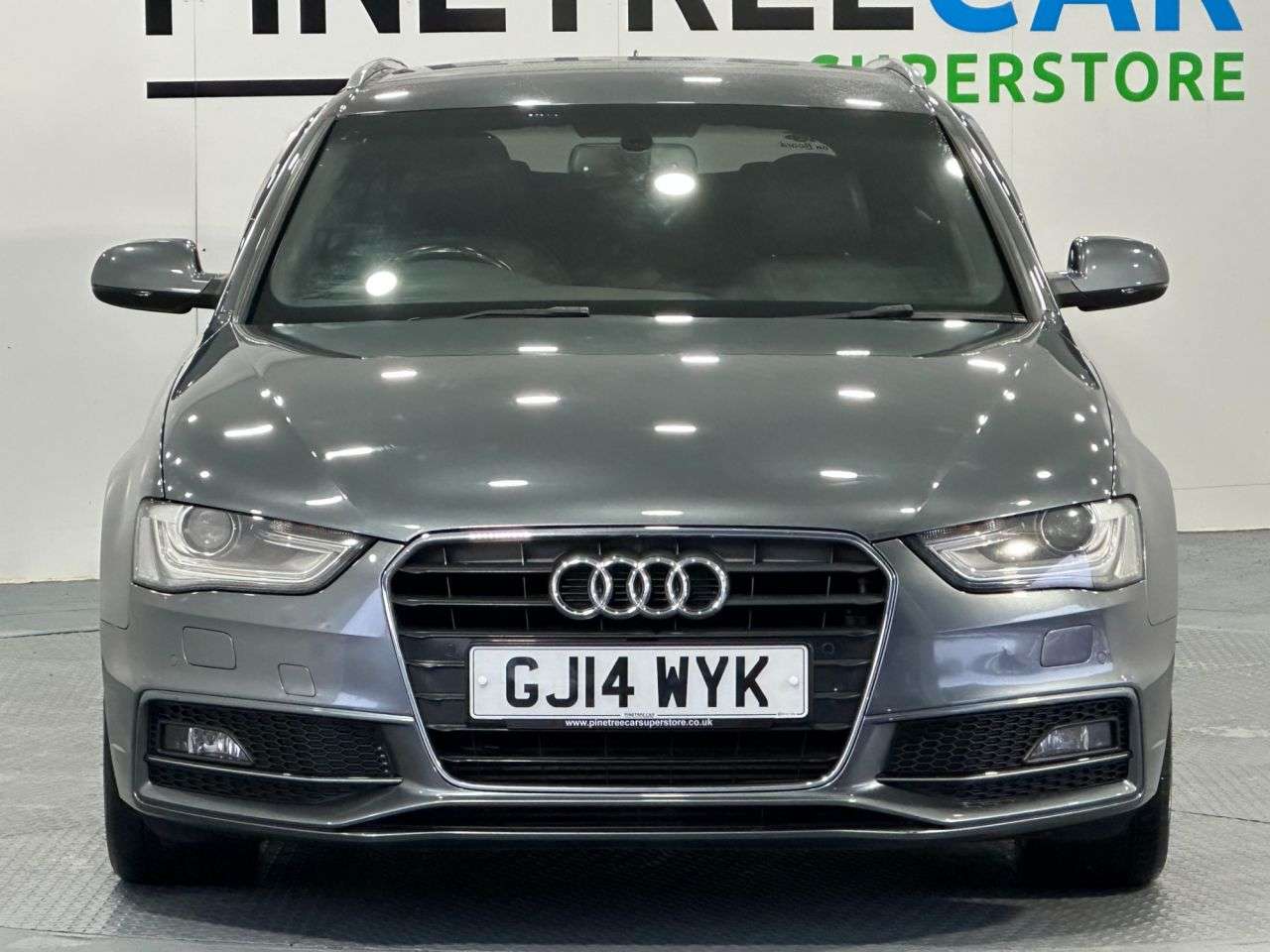 A 2014 AUDI A4 AVANT TDI S LINE A 2014 AUDI A4 AVANT TDI S LINE