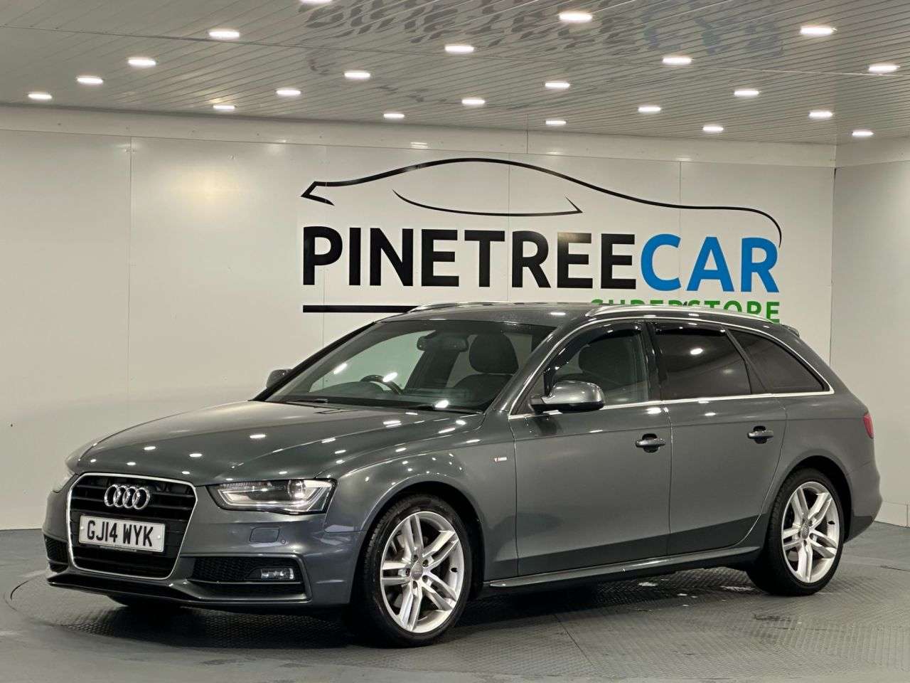 A 2014 AUDI A4 AVANT TDI S LINE A 2014 AUDI A4 AVANT TDI S LINE