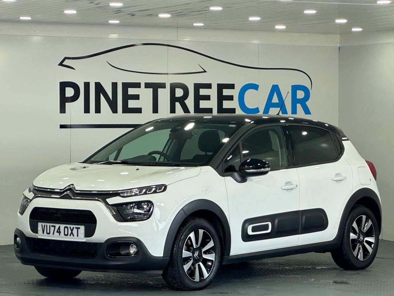 A 2024 CITROEN C3 1.2 PureTech PLUS Hatchback 5dr Petrol EAT6 Euro 6 (s/s) (110 ps) A 2024 CITROEN C3 1.2 PureTech PLUS Hatchback 5dr Petrol EAT6 Euro 6 (s/s) (110 ps)