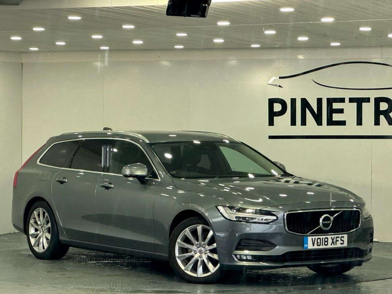 A 2018 VOLVO V90 2.0 D4 Momentum Pro Estate 5dr Diesel Auto Euro 6 (s/s) (190 ps) A 2018 VOLVO V90 2.0 D4 Momentum Pro Estate 5dr Diesel Auto Euro 6 (s/s) (190 ps)