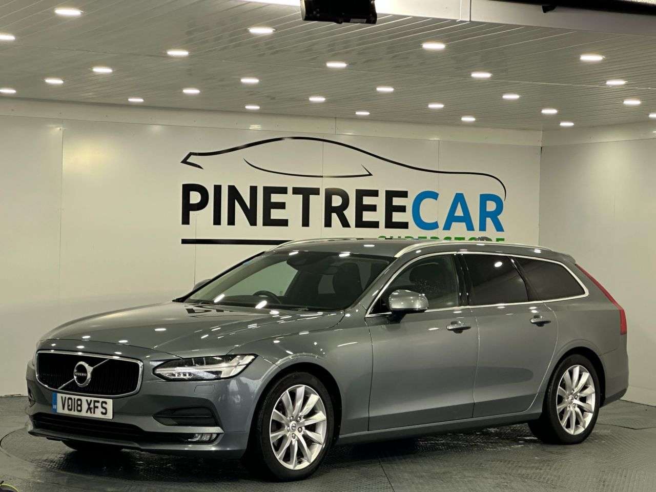 A 2018 VOLVO V90 2.0 D4 Momentum Pro Estate 5dr Diesel Auto Euro 6 (s/s) (190 ps) A 2018 VOLVO V90 2.0 D4 Momentum Pro Estate 5dr Diesel Auto Euro 6 (s/s) (190 ps)