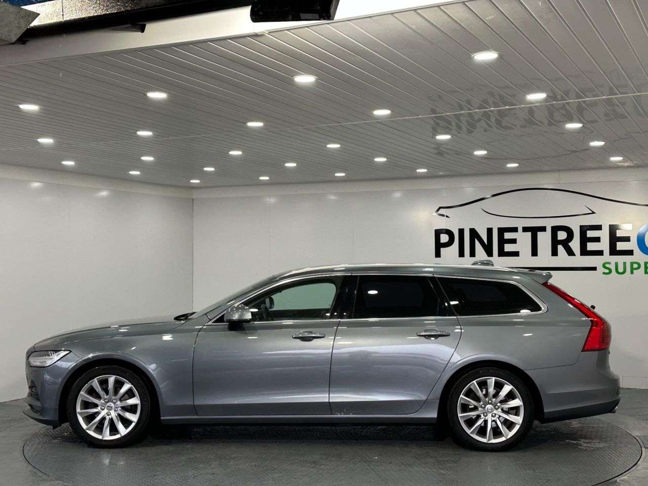 2018 VOLVO V90 2018 VOLVO V90