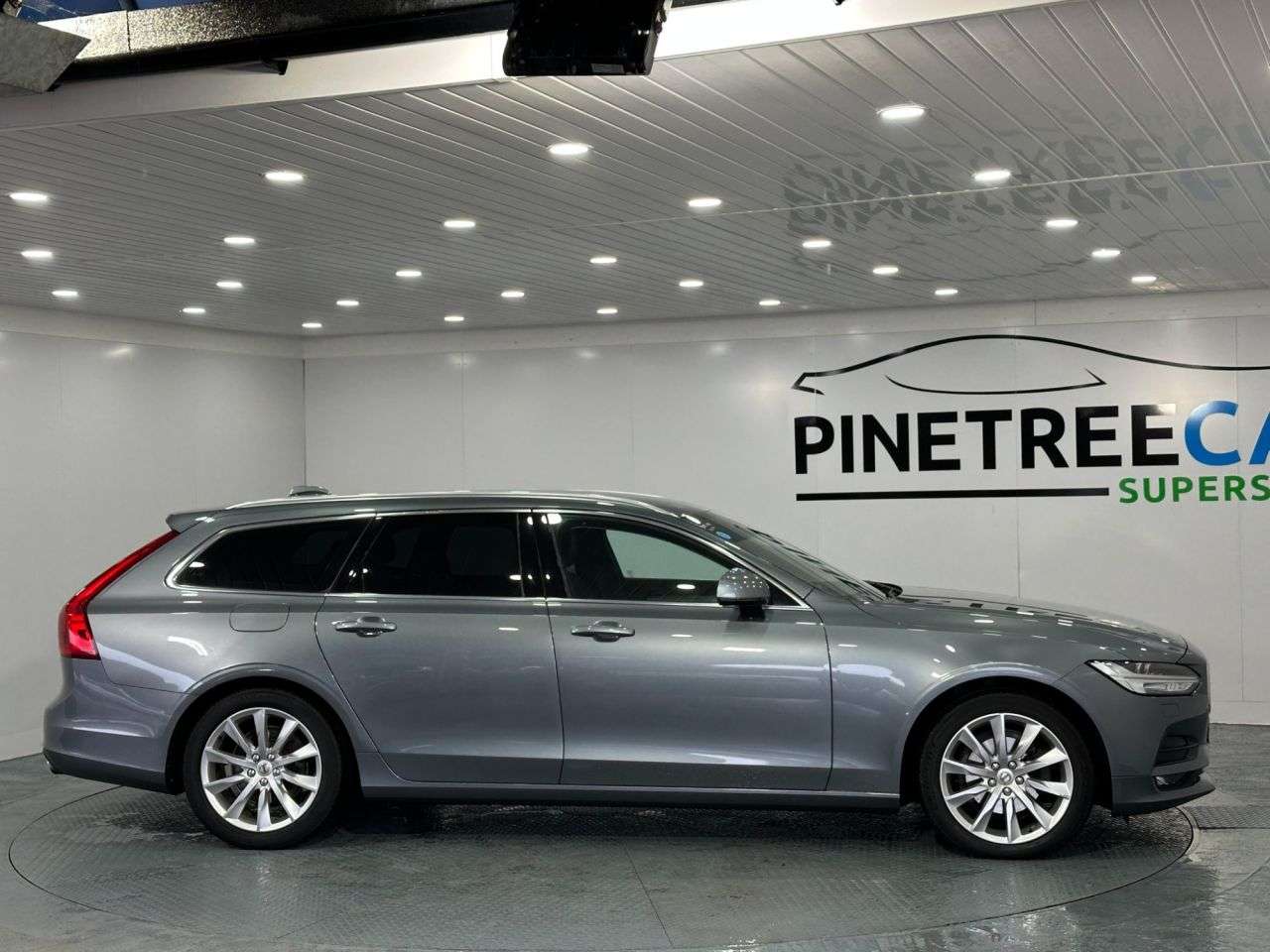 2018 VOLVO V90 2018 VOLVO V90