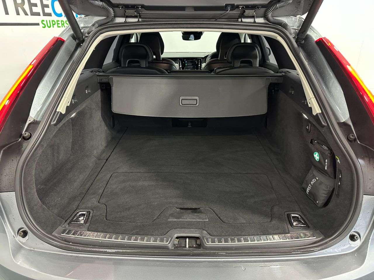 2018 VOLVO V90 2018 VOLVO V90