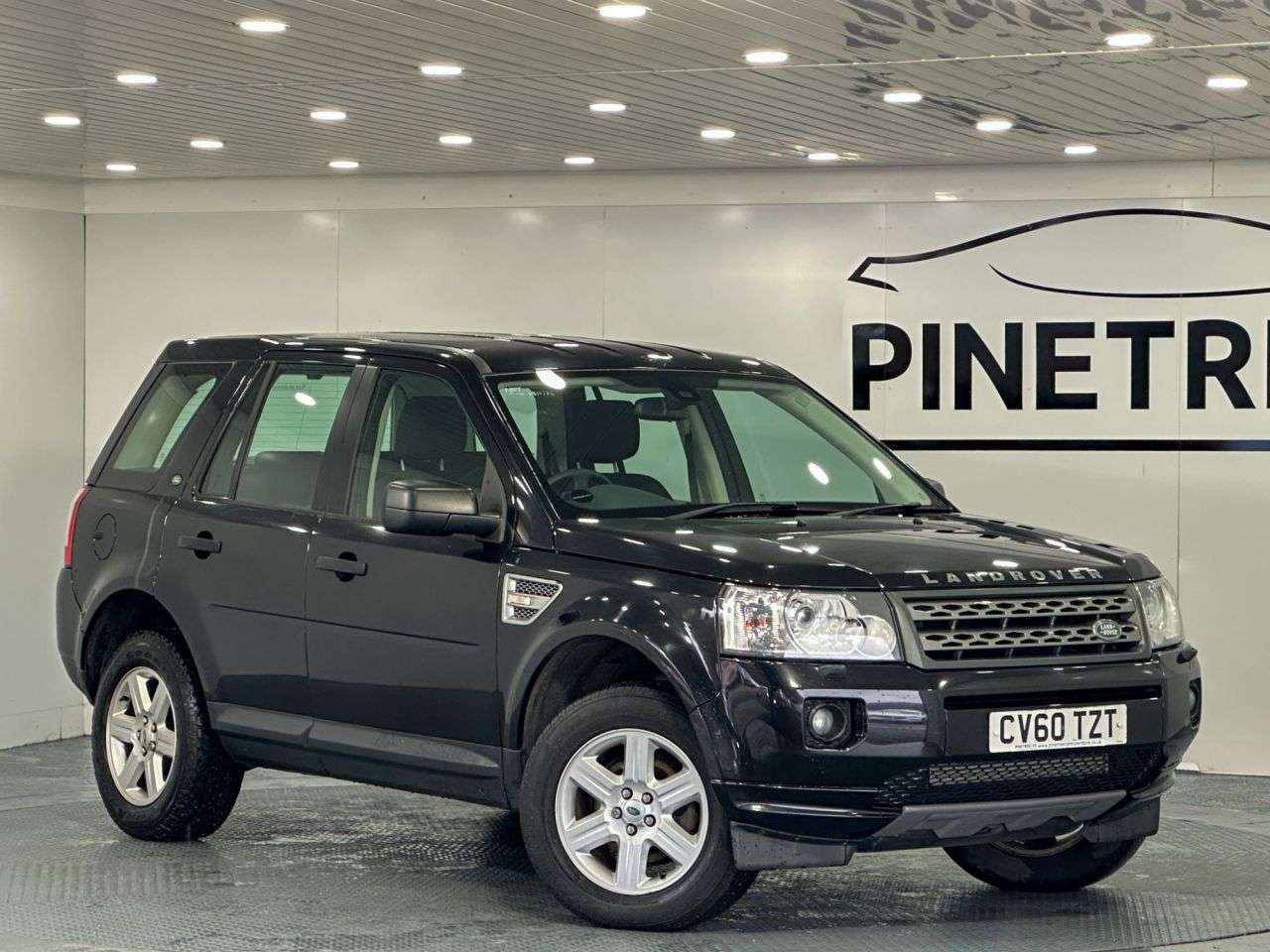A 2010 LAND ROVER FREELANDER 2 2.2 TD4 GS SUV 5dr Diesel Manual 4WD Euro 5 (s/s) (150 ps) A 2010 LAND ROVER FREELANDER 2 2.2 TD4 GS SUV 5dr Diesel Manual 4WD Euro 5 (s/s) (150 ps)