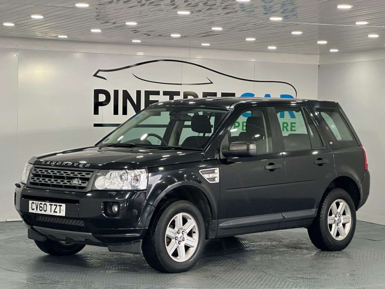 A 2010 LAND ROVER FREELANDER 2 2.2 TD4 GS SUV 5dr Diesel Manual 4WD Euro 5 (s/s) (150 ps) A 2010 LAND ROVER FREELANDER 2 2.2 TD4 GS SUV 5dr Diesel Manual 4WD Euro 5 (s/s) (150 ps)