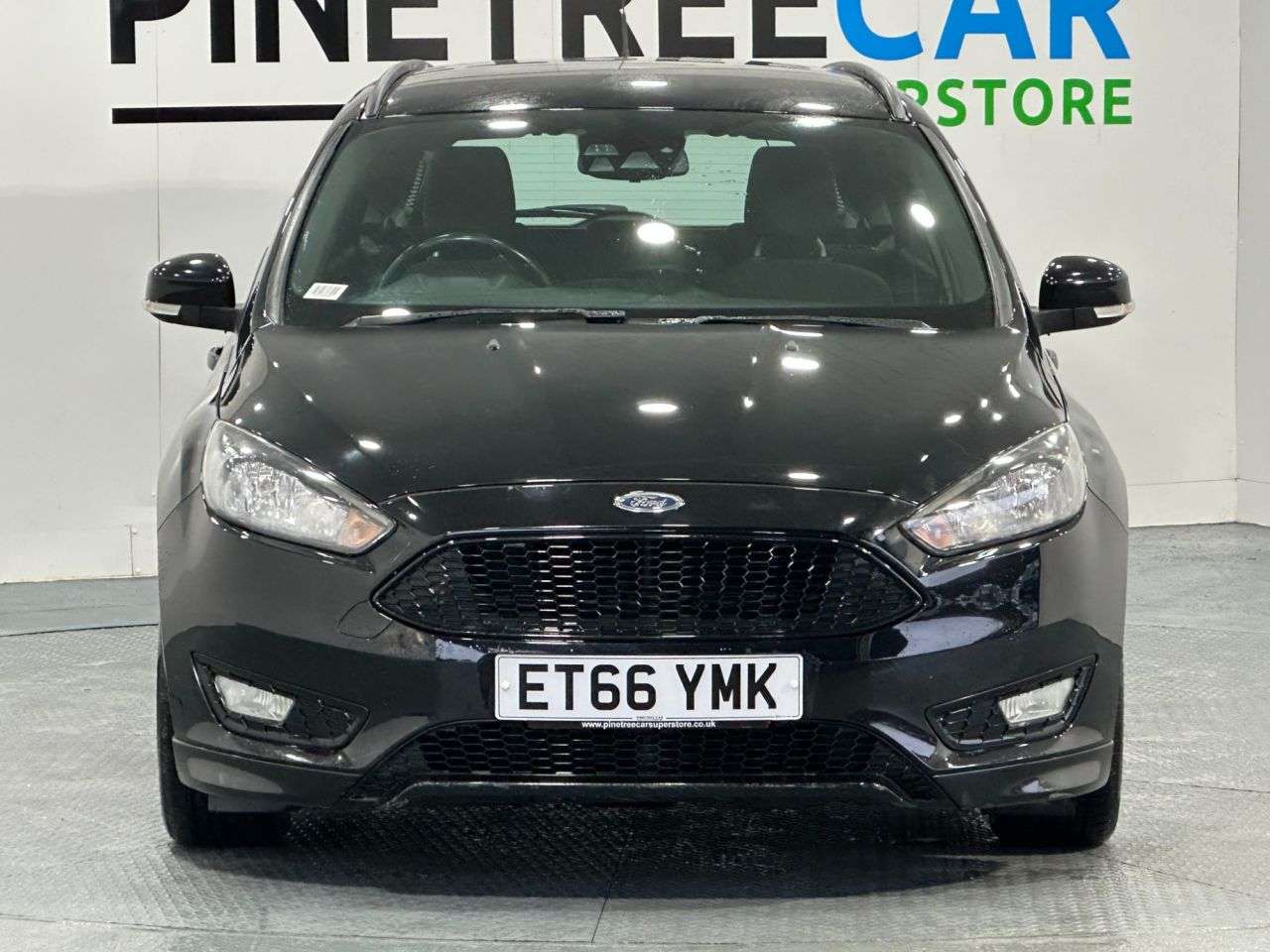 A 2017 FORD FOCUS 1.0T EcoBoost ST-Line Estate 5dr Petrol Manual Euro 6 (s/s) (125 ps) A 2017 FORD FOCUS 1.0T EcoBoost ST-Line Estate 5dr Petrol Manual Euro 6 (s/s) (125 ps)