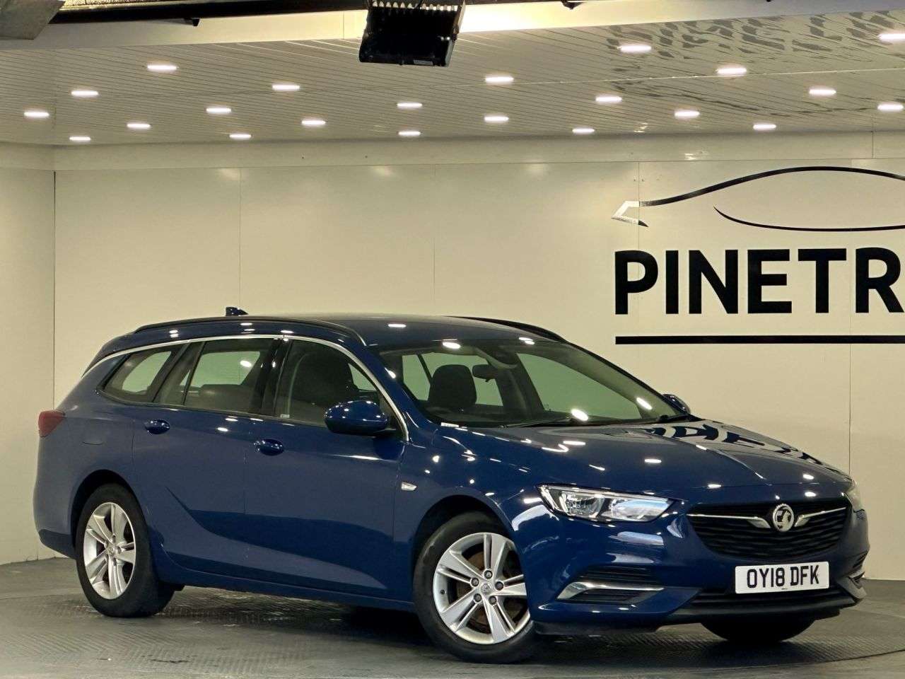 A 2018 VAUXHALL INSIGNIA 1.5i Turbo Design Nav Sports Tourer 5dr Petrol Manual Euro 6 (s/s) (165 ps) A 2018 VAUXHALL INSIGNIA 1.5i Turbo Design Nav Sports Tourer 5dr Petrol Manual Euro 6 (s/s) (165 ps)