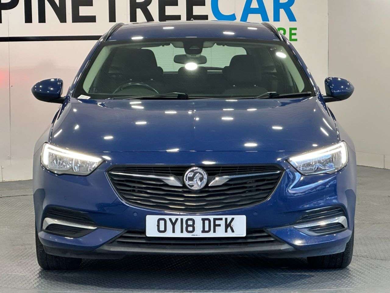 A 2018 VAUXHALL INSIGNIA 1.5i Turbo Design Nav Sports Tourer 5dr Petrol Manual Euro 6 (s/s) (165 ps) A 2018 VAUXHALL INSIGNIA 1.5i Turbo Design Nav Sports Tourer 5dr Petrol Manual Euro 6 (s/s) (165 ps)