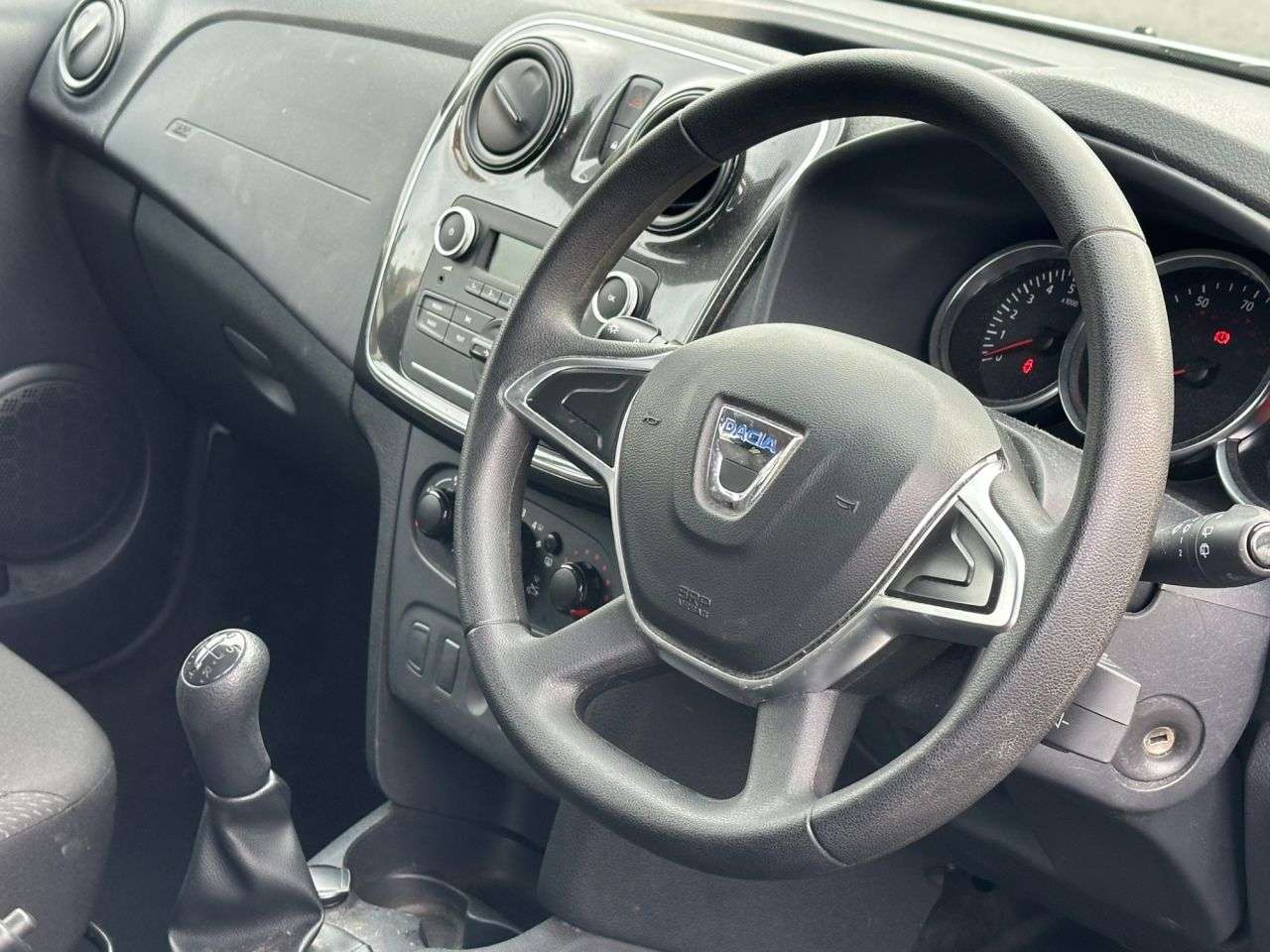 A 2019 DACIA SANDERO 0.9 TCe Essential Hatchback 5dr Petrol Manual Euro 6 (s/s) (90 ps) A 2019 DACIA SANDERO 0.9 TCe Essential Hatchback 5dr Petrol Manual Euro 6 (s/s) (90 ps)