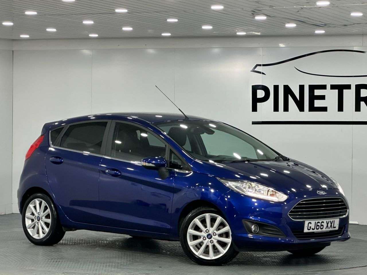 A 2016 FORD FIESTA 1.0T EcoBoost Titanium Hatchback 5dr Petrol Manual Euro 6 (s/s) (100 ps) A 2016 FORD FIESTA 1.0T EcoBoost Titanium Hatchback 5dr Petrol Manual Euro 6 (s/s) (100 ps)