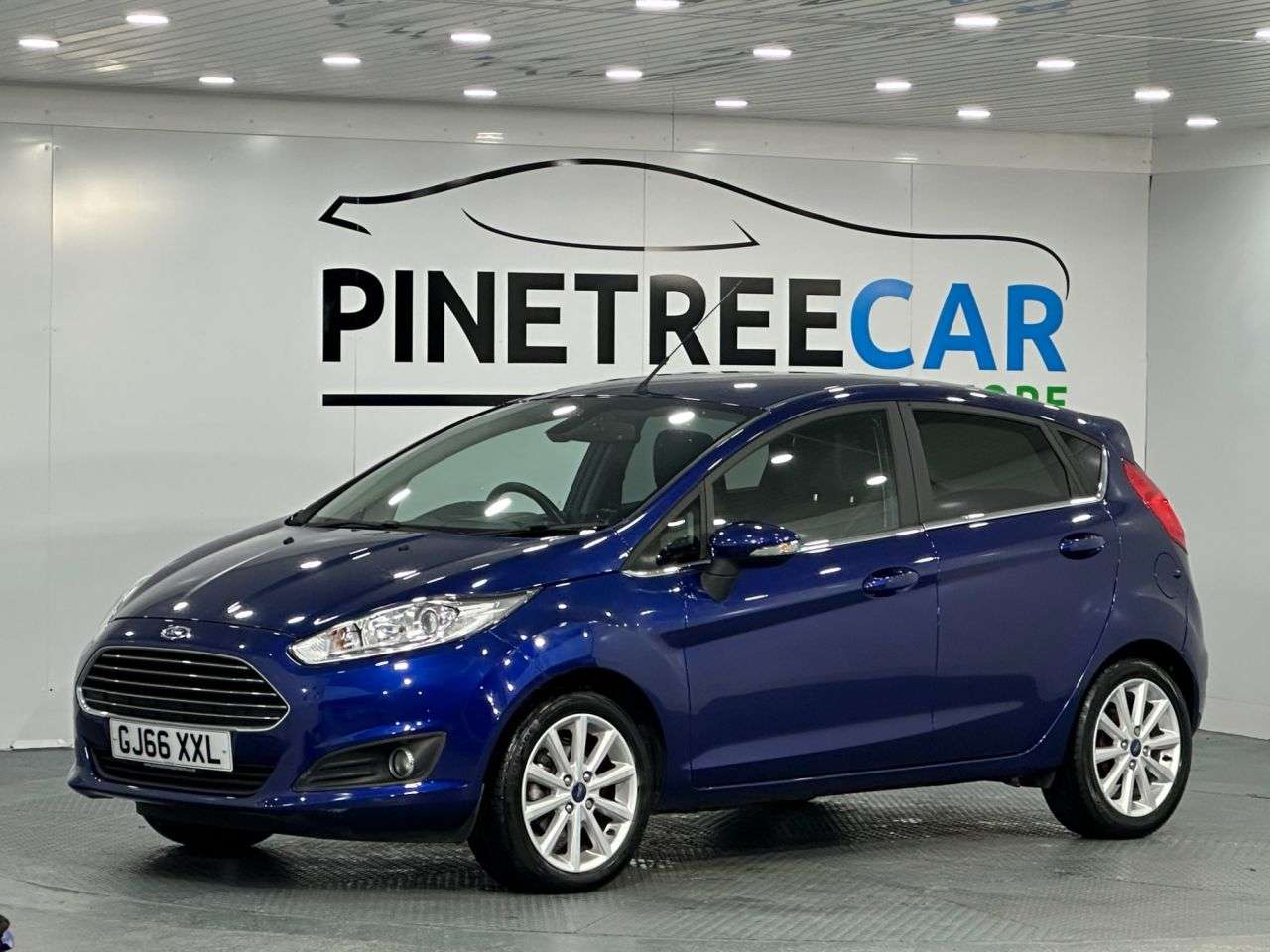 A 2016 FORD FIESTA 1.0T EcoBoost Titanium Hatchback 5dr Petrol Manual Euro 6 (s/s) (100 ps) A 2016 FORD FIESTA 1.0T EcoBoost Titanium Hatchback 5dr Petrol Manual Euro 6 (s/s) (100 ps)
