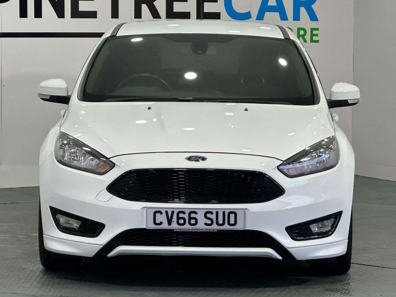 A 2016 FORD FOCUS 1.0T EcoBoost ST-Line Hatchback 5dr Petrol Manual Euro 6 (s/s) (125 ps) A 2016 FORD FOCUS 1.0T EcoBoost ST-Line Hatchback 5dr Petrol Manual Euro 6 (s/s) (125 ps)