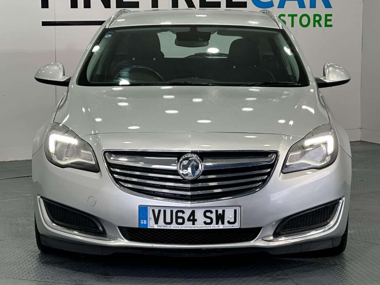 A 2014 VAUXHALL INSIGNIA 2.0 CDTi ecoFLEX Tech Line Sports Tourer 5dr Diesel Manual Euro 5 (s/s) (14 A 2014 VAUXHALL INSIGNIA 2.0 CDTi ecoFLEX Tech Line Sports Tourer 5dr Diesel Manual Euro 5 (s/s) (14