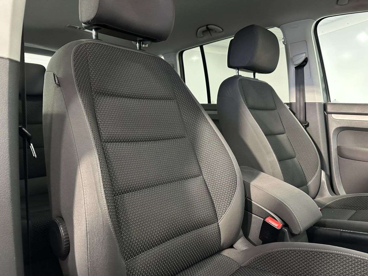 2013 VOLKSWAGEN TOURAN 2013 VOLKSWAGEN TOURAN