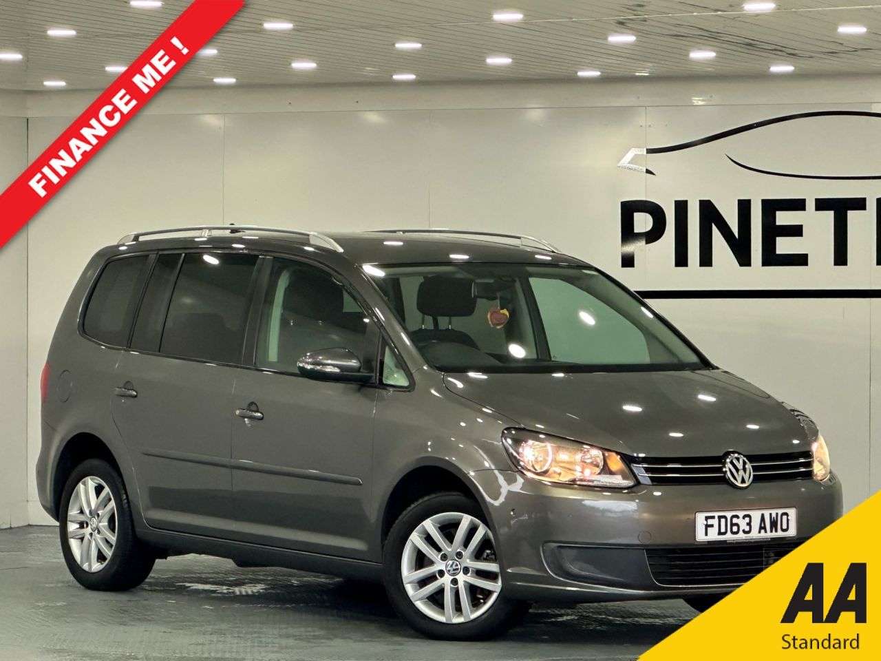 A 2013 VOLKSWAGEN TOURAN SE TDI BLUEMOTION TECHNOLOGY DSG A 2013 VOLKSWAGEN TOURAN SE TDI BLUEMOTION TECHNOLOGY DSG