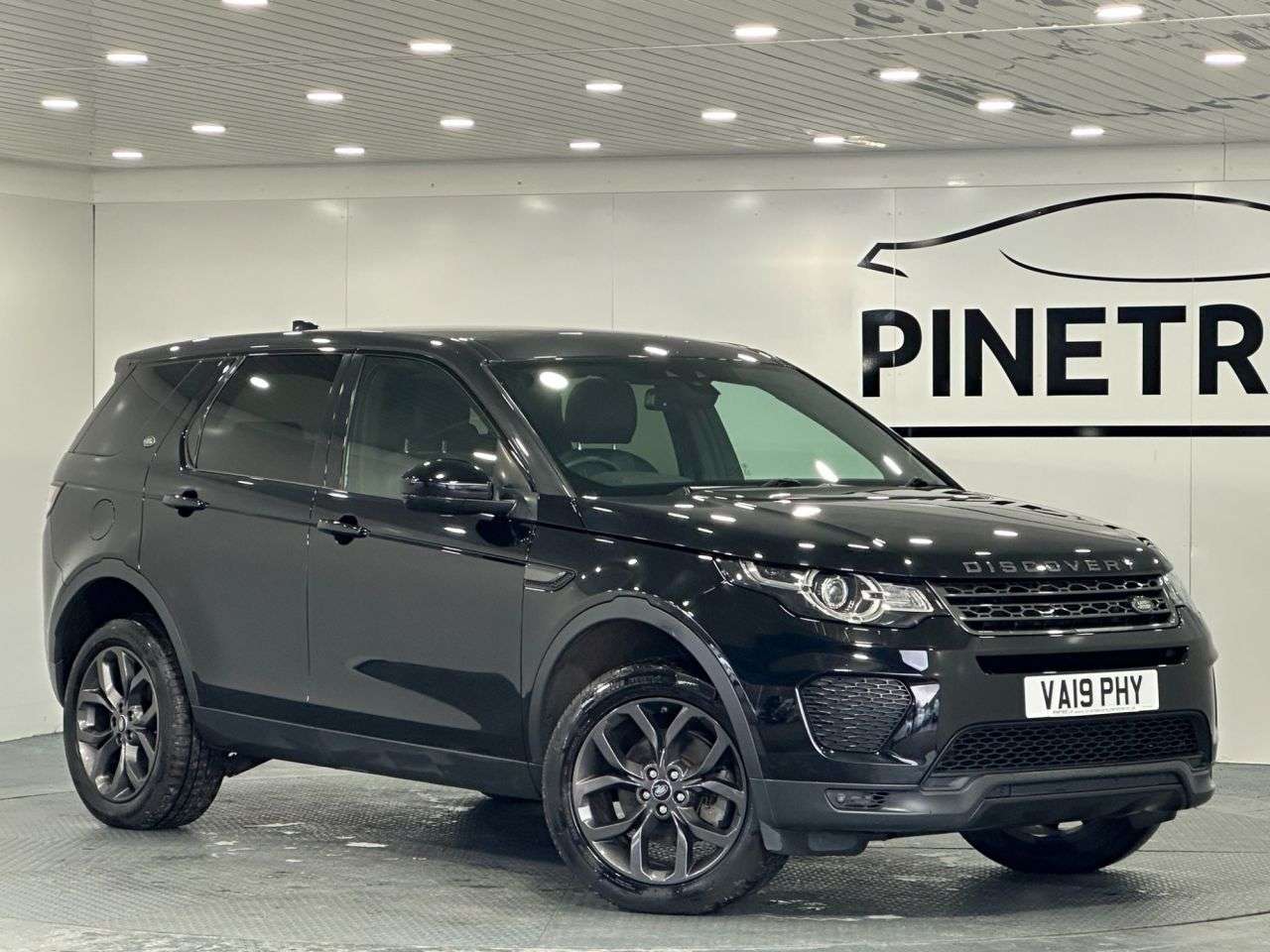 A 2019 LAND ROVER DISCOVERY SPORT 2.0 TD4 Landmark SUV 5dr Diesel Auto 4WD Euro 6 (s/s) (180 ps) A 2019 LAND ROVER DISCOVERY SPORT 2.0 TD4 Landmark SUV 5dr Diesel Auto 4WD Euro 6 (s/s) (180 ps)