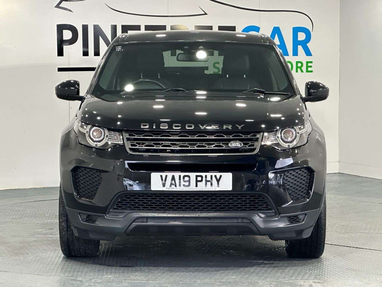 A 2019 LAND ROVER DISCOVERY SPORT 2.0 TD4 Landmark SUV 5dr Diesel Auto 4WD Euro 6 (s/s) (180 ps) A 2019 LAND ROVER DISCOVERY SPORT 2.0 TD4 Landmark SUV 5dr Diesel Auto 4WD Euro 6 (s/s) (180 ps)