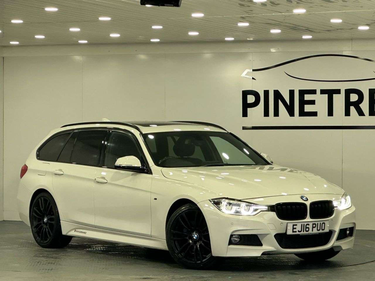 A 2016 BMW 3 SERIES 2.0 320i M Sport Touring 5dr Petrol Manual Euro 6 (s/s) (184 ps) A 2016 BMW 3 SERIES 2.0 320i M Sport Touring 5dr Petrol Manual Euro 6 (s/s) (184 ps)